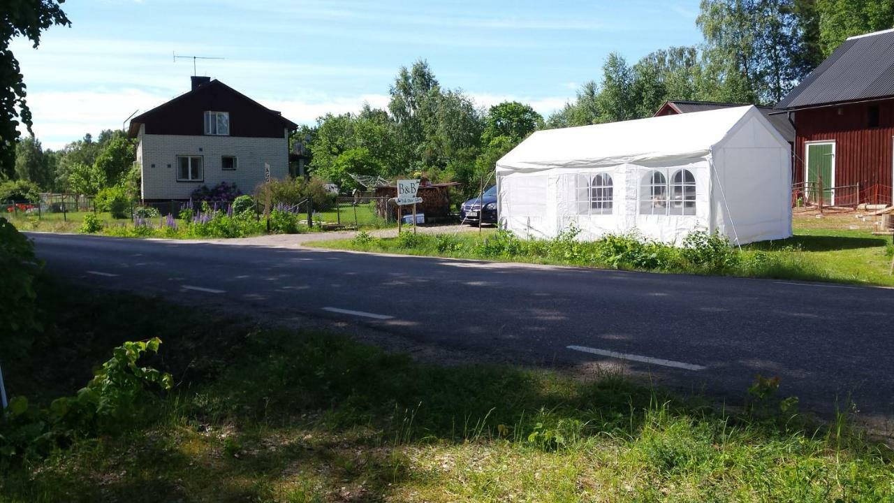 Bed and Breakfast Tva Ekar Gard Rada Экстерьер фото